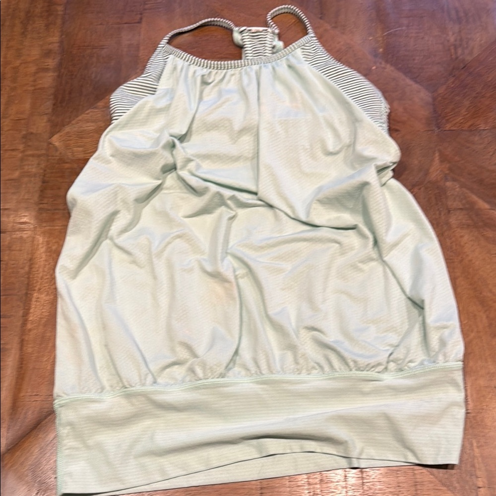 Lululemon Green workout tank with bra